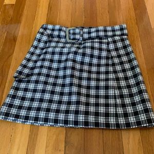 Vintage Wmns checkered skirt. Size 6 US.